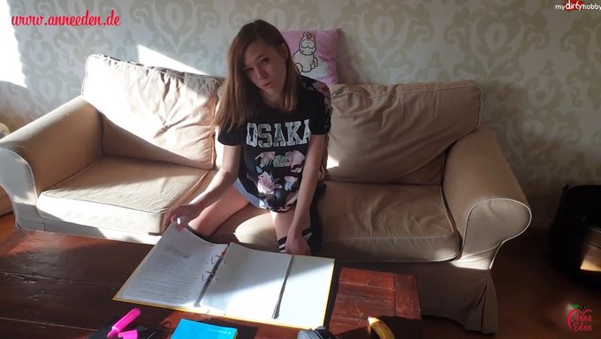 Amateur-Nahaufnahme Des Deutschen Teens