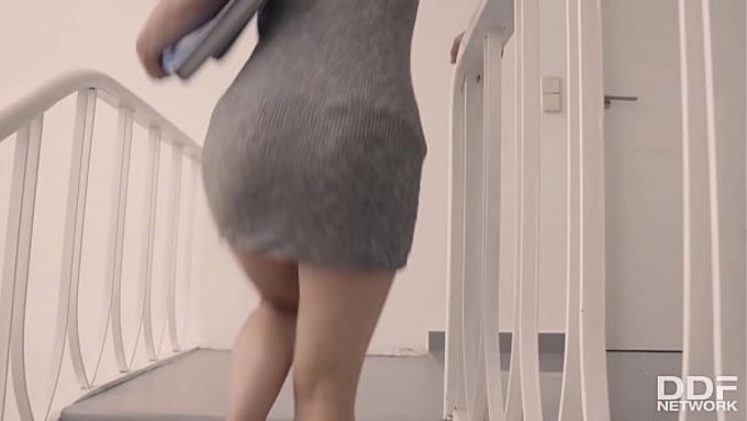 Sie Kann Einfach Nicht Genug Bekommen – Hardcore, Das Ist.