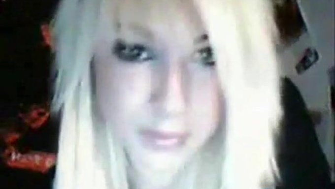 Amateur-Webcam-Girl Wird Vor Der Kamera Frech