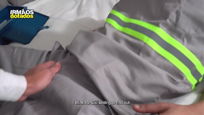Der Elektriker Hat Mich Mit Seinem Riesigen Prügel Ordentlich Durchgefickt.