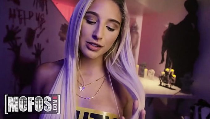 Abella Danger In Einer Heißen Halloween-Nummer, Die Sie Tief Und Hart Nimmt.