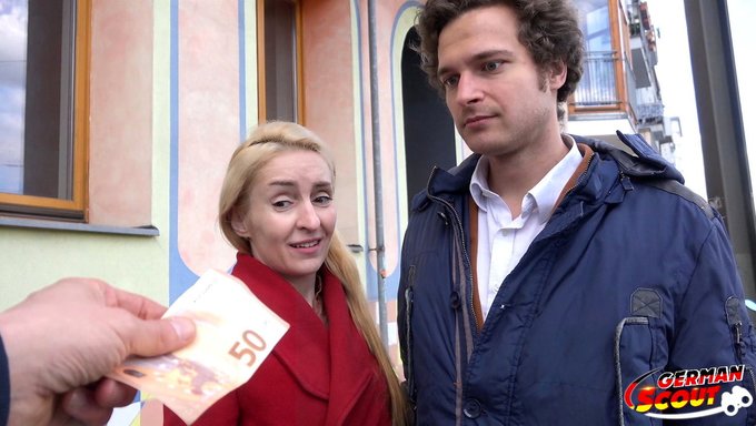 Penisspielzeit Mit Deutschem Pfadfinder Bei Einem Straßencasting