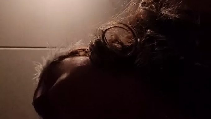 Große Natürliche Titten Und Nippel Werden In Diesem Heißen Cowgirl Trainiert