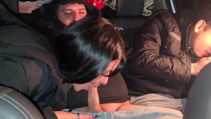 Keilabassi77 Und Sara Latina Lassen Es Im Heißen Auto Ordentlich Krachen.