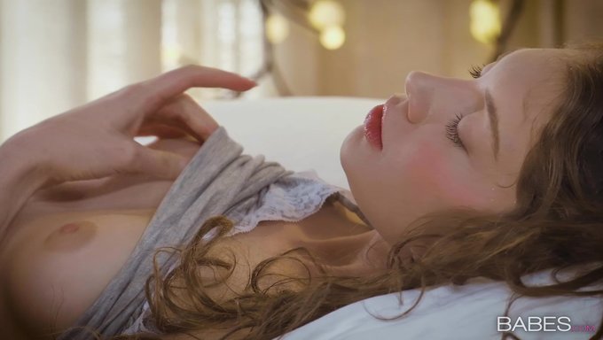 Ficken Im Bett Mit Einer Süßen Europäerin