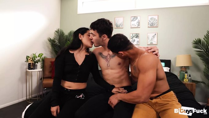 Schwanzgeile Schönheit Chloe Starr Macht Erste Anale Erfahrung