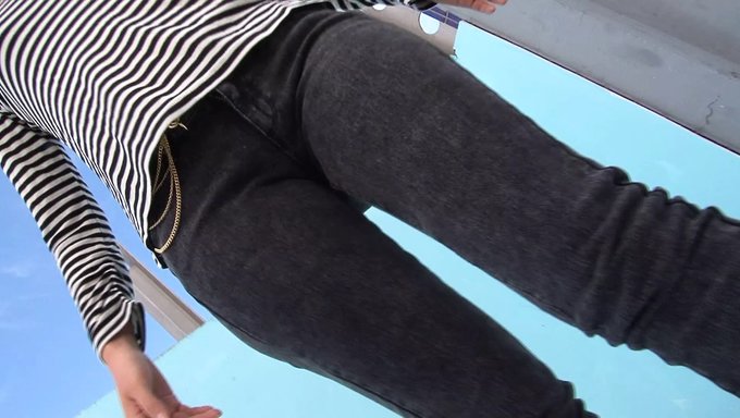 Brünette Asiatische 22-Jährige Spritzt Ab Und Bekommt Deepthroat Und Muschilecken