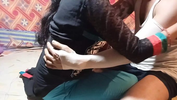 Indisches Girl Erlebt Deepthroat Vergnügen