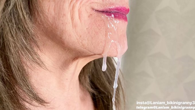 Sperma Im Mund: Reife Milf Schluckt Schwanz Und Mund Voll Sperma
