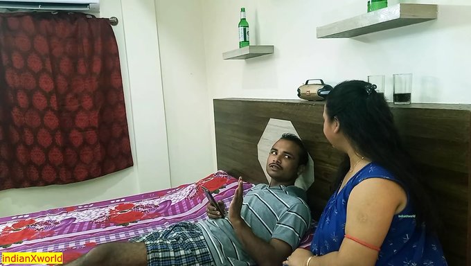 Ein Ehemann Erwischt Seine Indische Frau Beim Betrügen Mit Einem Mann Und Sie Haben Heißen Sex!