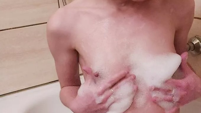 Masturbation Und Orgasmus Mit Einer Nassen Polnischen Milf
