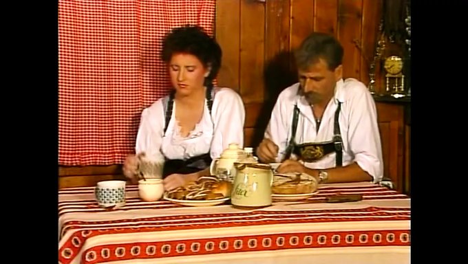 Vintage Deutsche Blowjob- Und Cumshot-Action Mit Haariger Heidi